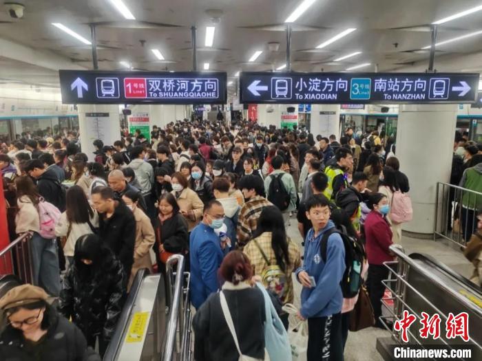 天津上半年轨道交通客运量超3亿人次 日均、单日客流双创新高