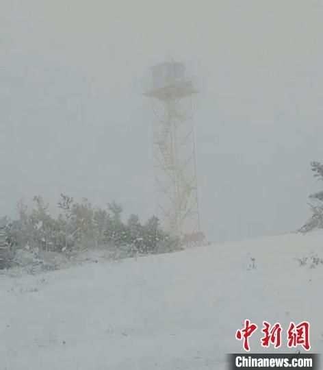 “中国最冷小镇”迎今秋首雪 比去年提前15天